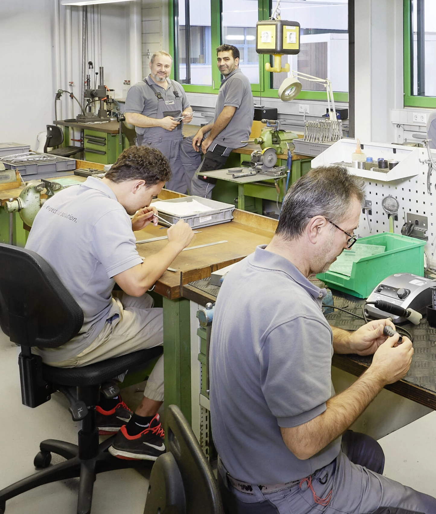 Erchinger Montage 2 — Handmontage in Tuttlingen